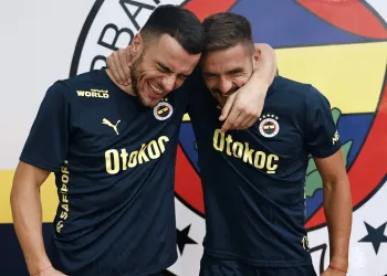 Fenerbaçe’nin yeni transferi Filip Kostic: “İlk günden itibaren Fenerbahçe’ye gelmek istedim”