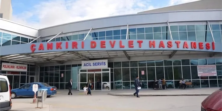 Otomobil ile motosiklet çarpıştı