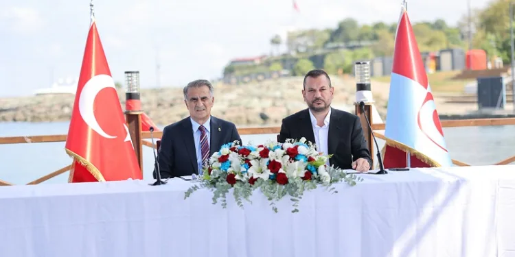 Trabzonspor’da Şenol Güneş için imza töreni düzenlendi