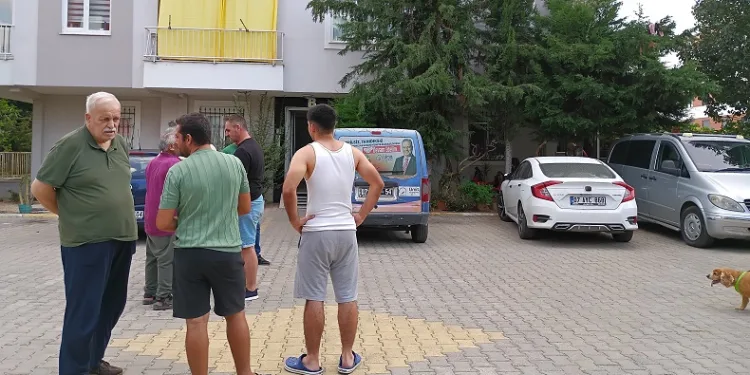 Arkadaşı ile buluşmaya gitmeyen şahıs evinde ölü bulundu
