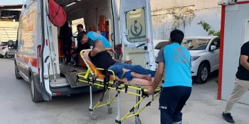 İş yerinde oturduğu esnada silahlı saldırıya uğradı
