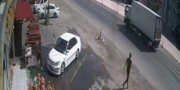 Osmancık’ta kamyonetin çarptığı adam ağır yaralandı