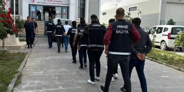 Torbacı operasyonu: 17 tutuklama