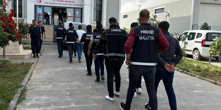 Torbacı operasyonu: 17 tutuklama
