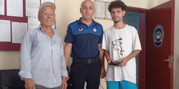 Bulduğu cüzdanı zabıtaya teslim etti