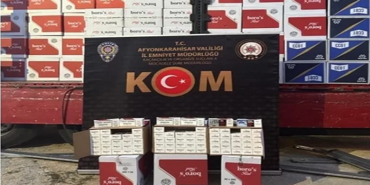Polis kamyonda milyonlarca boş makaron ele geçirdi