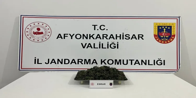 215 gram esrar ele geçirildi