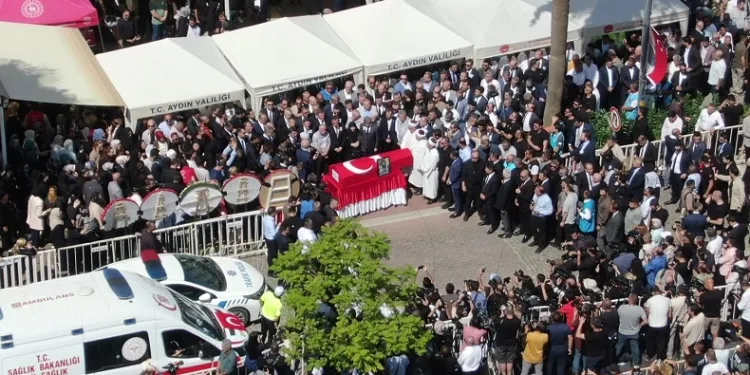 İsrail’in katlettiği Ayşenur, tekbirlerle uğurlandı