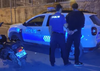 Motosiklet çalacaktı, polisle karşılaştı