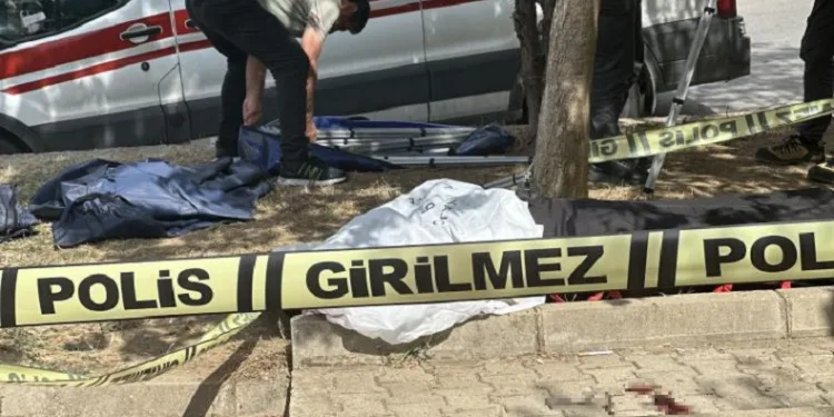 Bursa’da oturduğu bankta kalp krizi geçirerek hayatını kaybetti