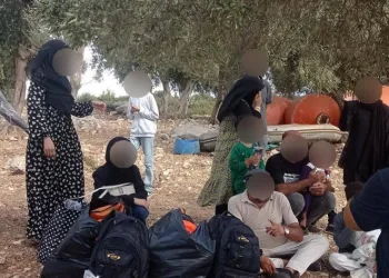 Lastik bota binerken suçüstü yakalandılar