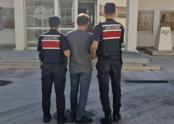 Haklarında yakalama kararı bulunan 32 şahıs jandarmaya takıldı