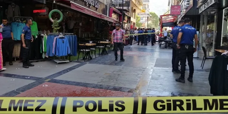 Esnafın tartışmasında kan aktı