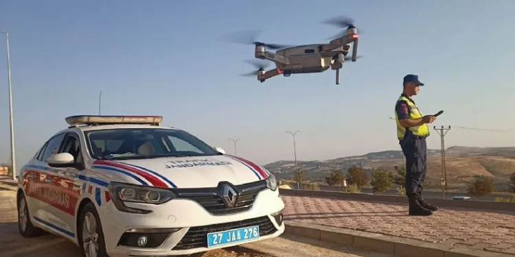 Jandarmadan drone destekli trafik denetimi
