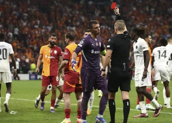 UEFA, Fernando Muslera’ya 3 maç men cezası verdi