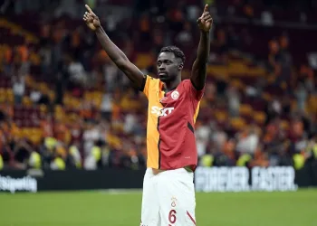 Maç sonu 3’lüsü Davinson Sanchez’den