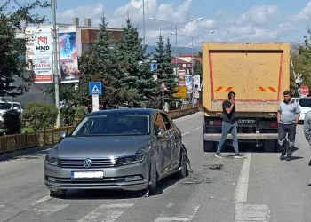 Erzurum’da trafik kazasında yürekler ağza geldi
