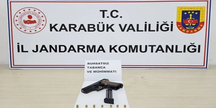 Şahsın üzerinde ruhsatsız silah ele geçirildi