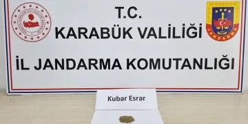 Uyuşturucu poşeti üzerindeki parmak izi zanlıyı yakalattı
