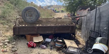 İşçileri taşıyan traktör devrildi: 11 yaralı
