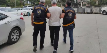 Okul müdürüne silahlı saldırı girişiminde bulunan şahıs yakalandı