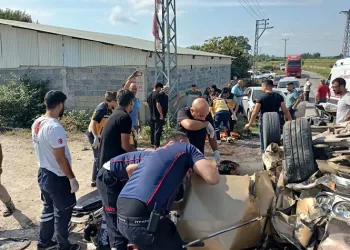 Sürekli kaza olan köprüye köy muhtarından tepki