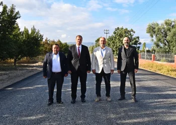 İznik-Elbeyli yoluna sıcak asfalt