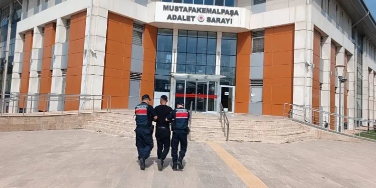 Bursa’da 15 yıl 6 ay hapis cezasıyla aranan firari yakalandı