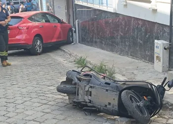Otomobil ile motosiklet çarpıştı: 1 kişi ağır yaralandı