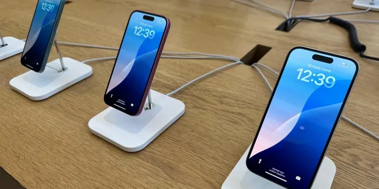 Asgari ücretin 6 katına ulaşan fiyatlar iPhone tutkunlarını durduramadı