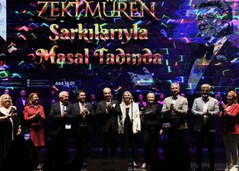 Başkanlar, Zeki Müren şarkıları söyledi