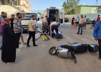 Elektrikli motosiklet yayaya çarptı