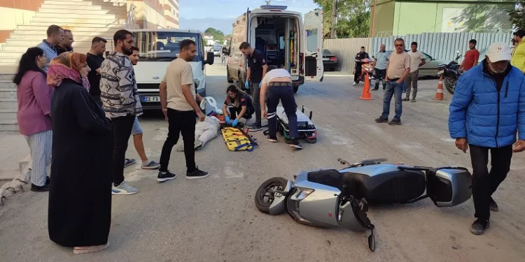 Elektrikli motosiklet yayaya çarptı