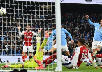 Manchester City, Arsenal karşısında son dakikada 1 puan aldı