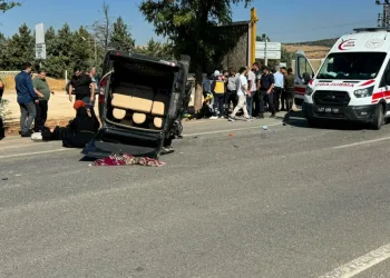 Gaziantep’te 2 hafif ticari araç çarpıştı: 5 yaralı