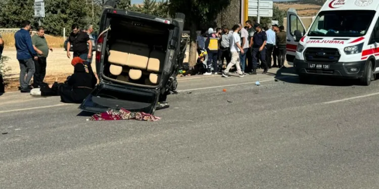 Gaziantep’te 2 hafif ticari araç çarpıştı: 5 yaralı