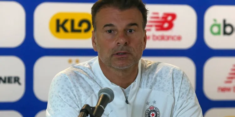 Aleksandar Stanojevic, taraftarın saldırısına uğradı