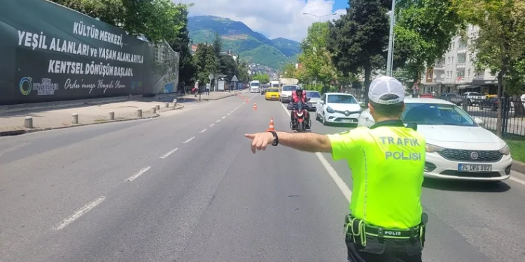 Bir haftada 15 binden fazla araç ve sürücüsü denetlendi