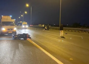 Otomobille çarpışan motosiklet sürücüsü genç hayatını kaybetti