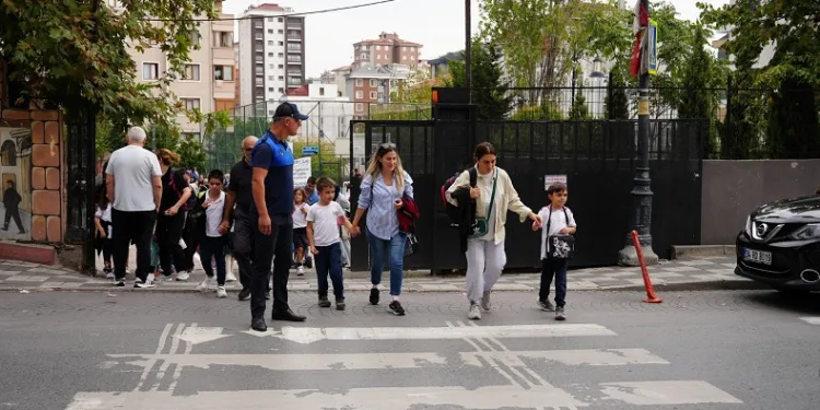 Zabıtayla okullar daha güvenli