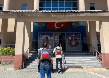Hapis cezası bulunan 2 şahıs yakalandı