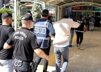 Aksaray’da kapora dolandırıcıları operasyonla yakalandı