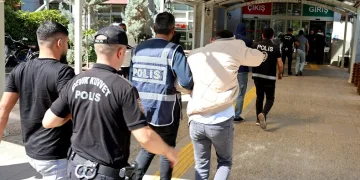 Aksaray’da kapora dolandırıcıları operasyonla yakalandı