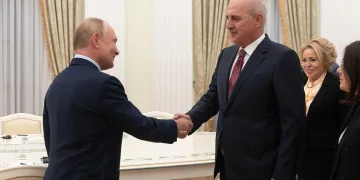 TBMM Başkanı Kurtulmuş, Putin ile görüştü