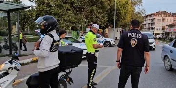 Polisten şok uygulama