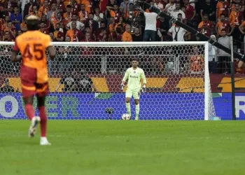 Galatasaray’ın tecrübeli kalecisi Günay Güvenç: “UEFA Avrupa Ligi için hedef koyduk”