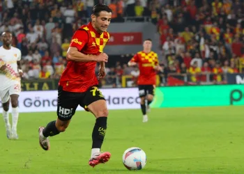 Göztepe’de Ogün Bayrak sevinci