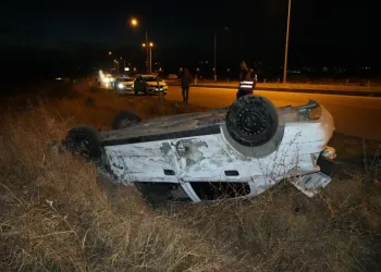 Edirne’de takla atan otomobilin sürücüsü yaralandı