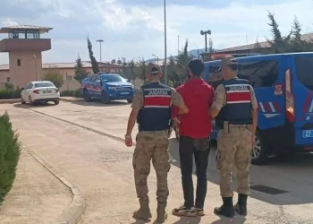Hırsızlık suçundan 16 yıl cezası bulunan firariyi jandarma yakaladı
