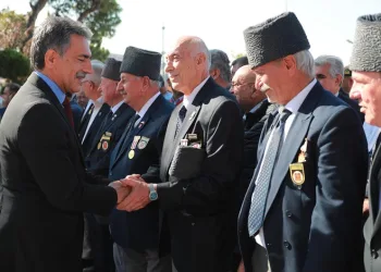 Başkan Deviren Gaziler ile bir araya geldi